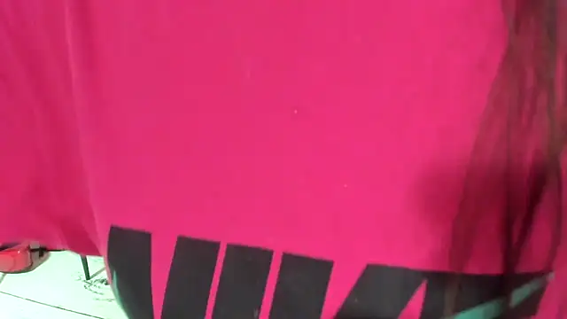 Snapshot of _angel_eyees_ chatting on 12.21.25 angel eyees online show from 12.21.25