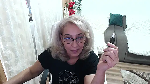 Snapshot of cecylya4u chatting on 11.14.25 cecylya4u online show from 11.14.25