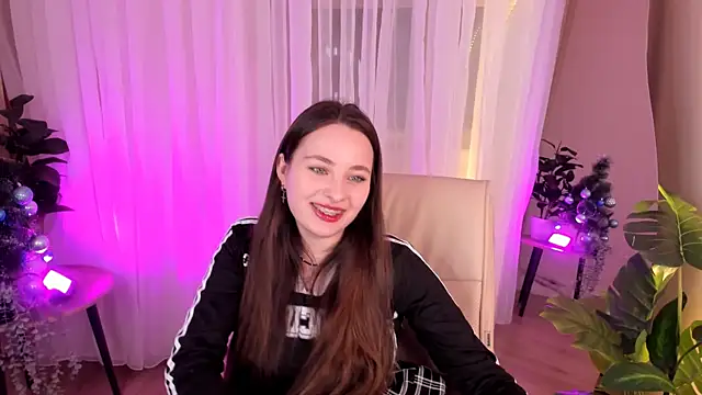 Snapshot of MoonLissa chatting on 12.16.24 MoonLissa online show from 12.16.24