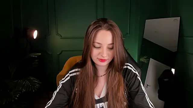 Snapshot of MoonLissa chatting on 01.17.25 MoonLissa online show from 01.17.25