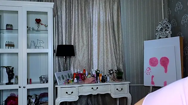 AnneFoxy online show from 11.08.25