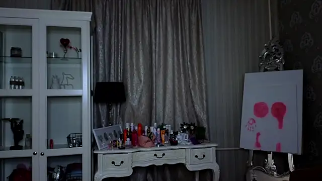 Snapshot of AnneFoxy chatting on 11.15.25 AnneFoxy online show from 11.15.25