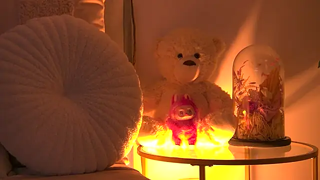 Snapshot of AngeliqueSkye chatting on 10.25.25 AngeliqueSkye online show from 10.25.25