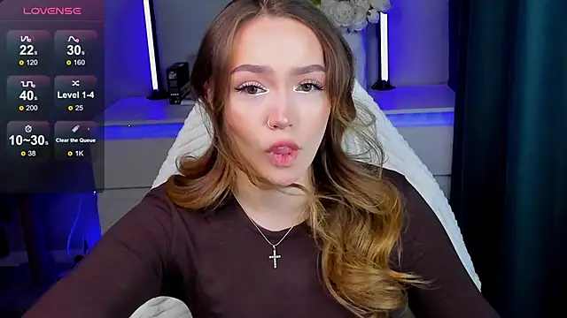 Snapshot of Evia_r0se chatting on 11.14.25 Evia r0se online show from 11.14.25