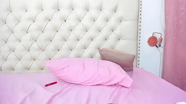 Snapshot of Kim_Eli chatting on 02.08.25 Kim Eli online show from 02.08.25