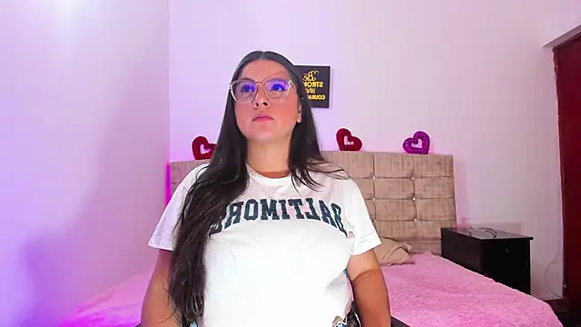 Snapshot of Catherine_summer1 chatting on 10.11.25 Catherine summer1 online show from 10.11.25