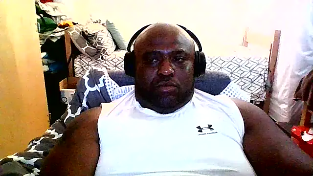 Snapshot of theythick chatting on 07.14.26 theythick online show from 07.14.26