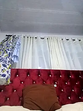 Samantha Sullivan  online show from 02.28.25