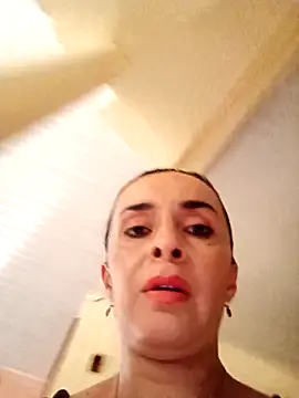 Samantha Sullivan  online show from 09.25.25