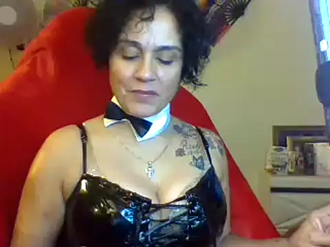 Snapshot of lachulalarubie chatting on 12.24.24 lachulalarubie online show from 12.24.24