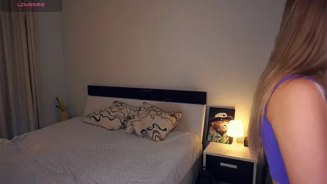 CathrynGeer online show from 10.07.25