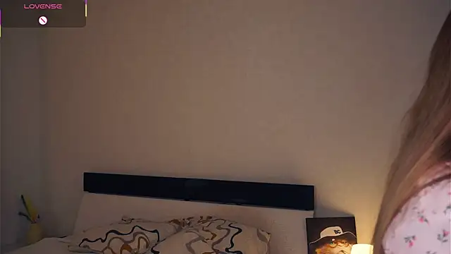 CathrynGeer online show from 10.12.25