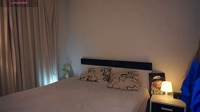 CathrynGeer online show from 11.04.25