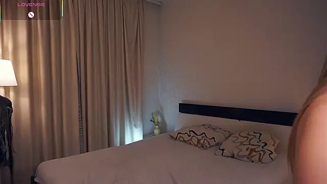 CathrynGeer online show from 11.05.25