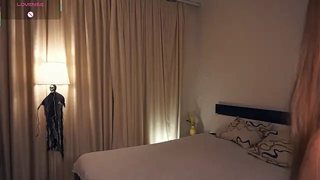 CathrynGeer online show from 11.11.25