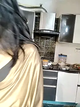 Snapshot of Sexy_eye-19 chatting on 10.14.25 Sexy eye-19 online show from 10.14.25