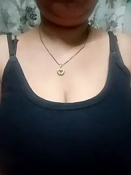 Snapshot of sajida34 chatting on 10.13.25 sajida34 online show from 10.13.25