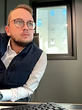 Snapshot of thehornyguy97 chatting on 04.30.26 thehornyguy97 online show from 04.30.26