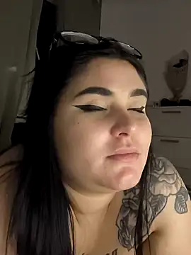 Snapshot of alexaandreea99 chatting on 01.28.25 alexaandreea99 online show from 01.28.25