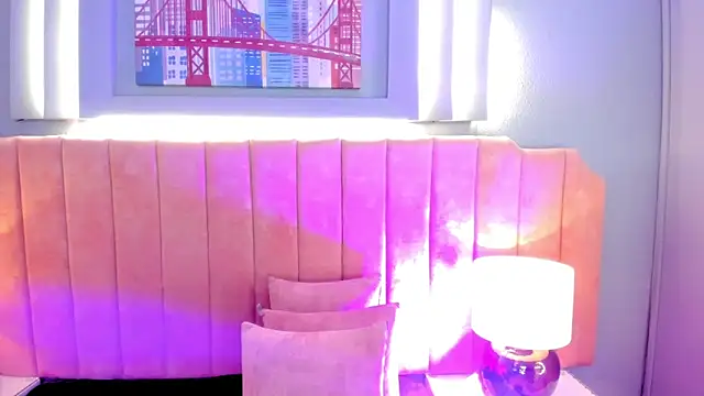 Snapshot of alys_baker chatting on 10.29.25 alys baker online show from 10.29.25