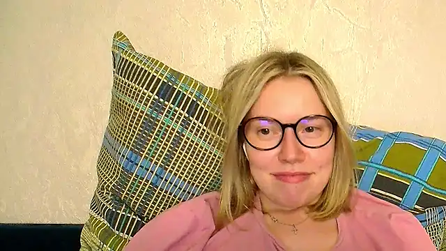 Snapshot of TaylorBre chatting on 05.22.26 TaylorBre online show from 05.22.26