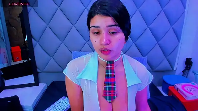 venusowen  online show from 11.20.25