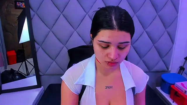 venusowen  online show from 12.17.25