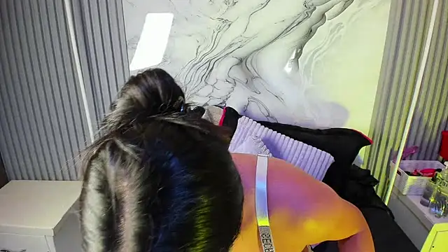 venusowen  online show from 04.15.26