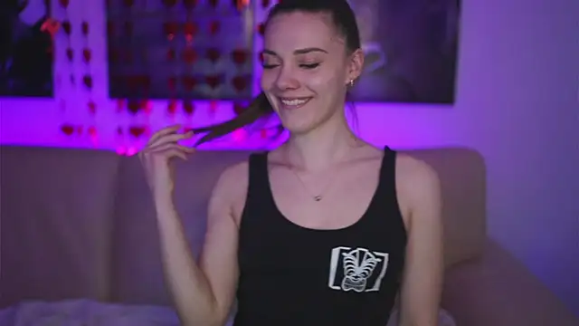 StephanieNeeson online show from 02.17.25