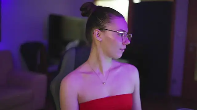 StephanieNeeson online show from 02.22.25