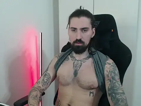 Snapshot of MateoHunk chatting on 05.06.26 MateoHunk online show from 05.06.26