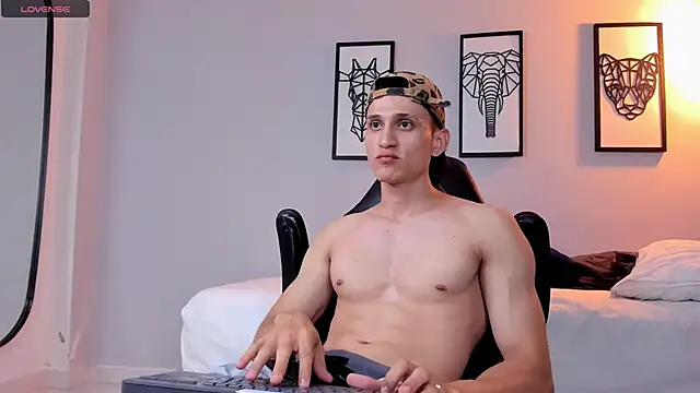 connor twink online show from 12.12.24