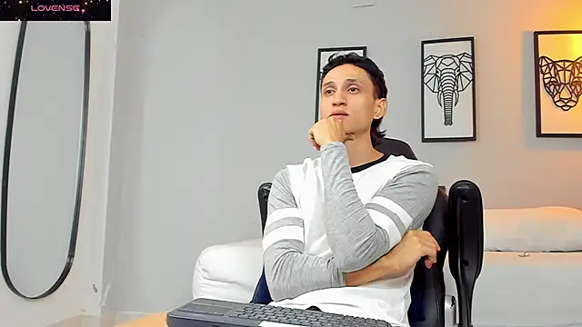 connor twink online show from 12.16.24