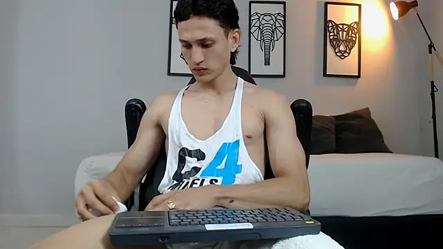 connor twink online show from 12.17.24