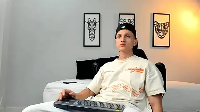 connor twink online show from 01.29.25