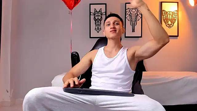 connor twink online show from 02.13.25