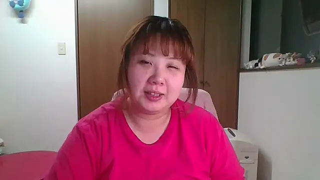 Snapshot of SAKU-RA-chan chatting on 03.28.26 SAKU-RA-chan online show from 03.28.26