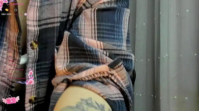 Victoria Di online show from 10.24.25