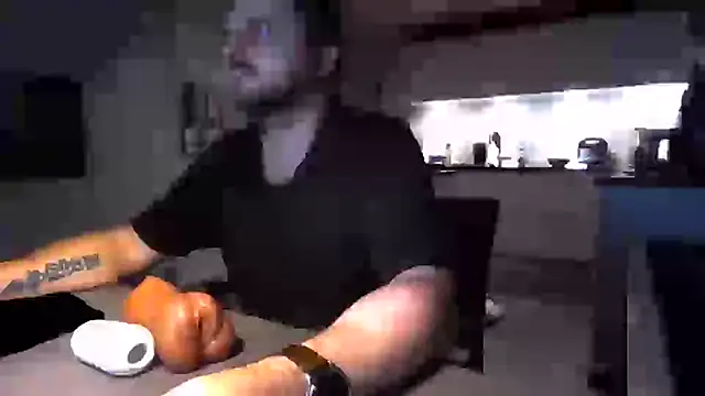 Snapshot of jensen38 chatting on 03.05.25 jensen38 online show from 03.05.25