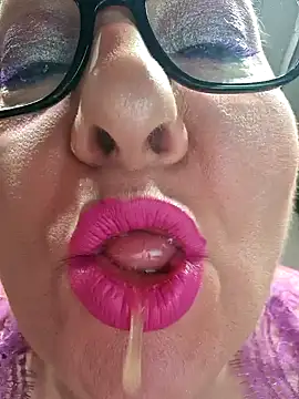 Snapshot of Genoveva73sexy chatting on 12.02.24 Genoveva73sexy online show from 12.02.24