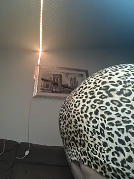 Snapshot of Genoveva73sexy chatting on 03.08.25 Genoveva73sexy online show from 03.08.25