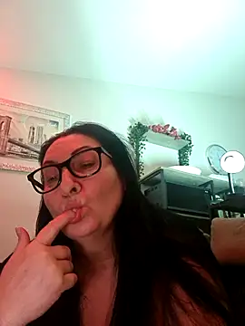 Snapshot of Genoveva73sexy chatting on 10.26.25 Genoveva73sexy online show from 10.26.25