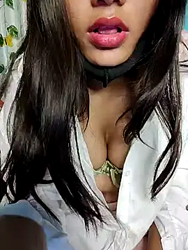 Snapshot of Reena_Singh53 chatting on 02.23.25 Reena Singh53 online show from 02.23.25