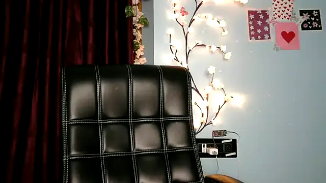 Snapshot of Reena_Singh53 chatting on 09.16.25 Reena Singh53 online show from 09.16.25