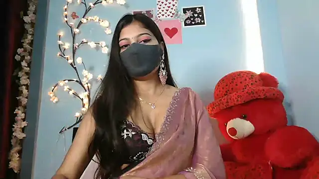 Snapshot of Reena_Singh53 chatting on 10.15.25 Reena Singh53 online show from 10.15.25