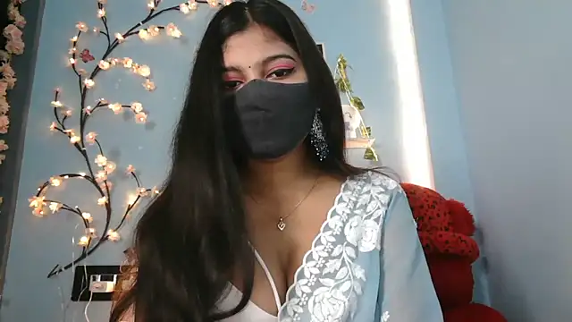 Snapshot of Reena_Singh53 chatting on 10.28.25 Reena Singh53 online show from 10.28.25