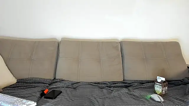 Snapshot of Ian_Connery chatting on 12.13.24 Ian Connery online show from 12.13.24