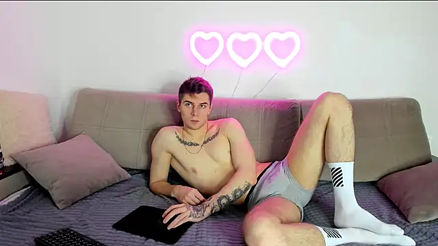 Snapshot of Ian_Connery chatting on 02.07.25 Ian Connery online show from 02.07.25