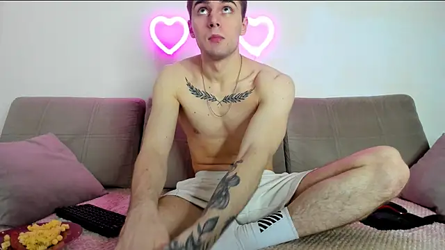 Snapshot of Ian_Connery chatting on 02.11.25 Ian Connery online show from 02.11.25