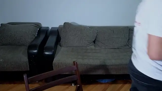 JohnnyStepBro online show from 10.25.25